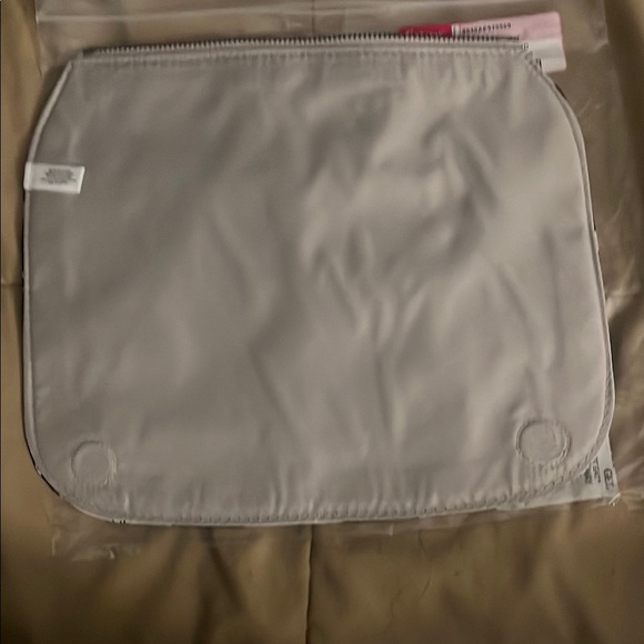 NIP! Thirty-One Black & Cream  Zip Flap IKAT Bazaar Compatible w/Studio bag. - Picture 2 of 4